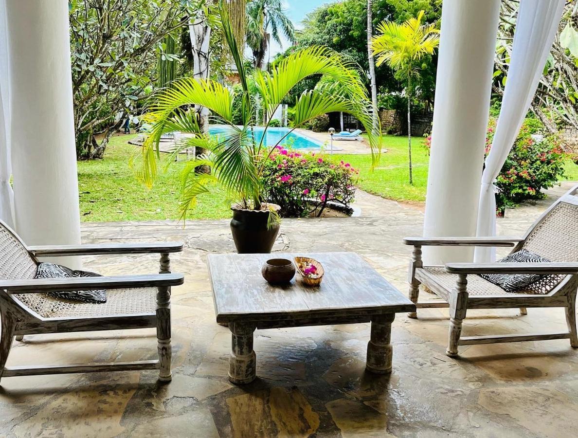 White Nyumba Malindi Apartment Bagian luar foto