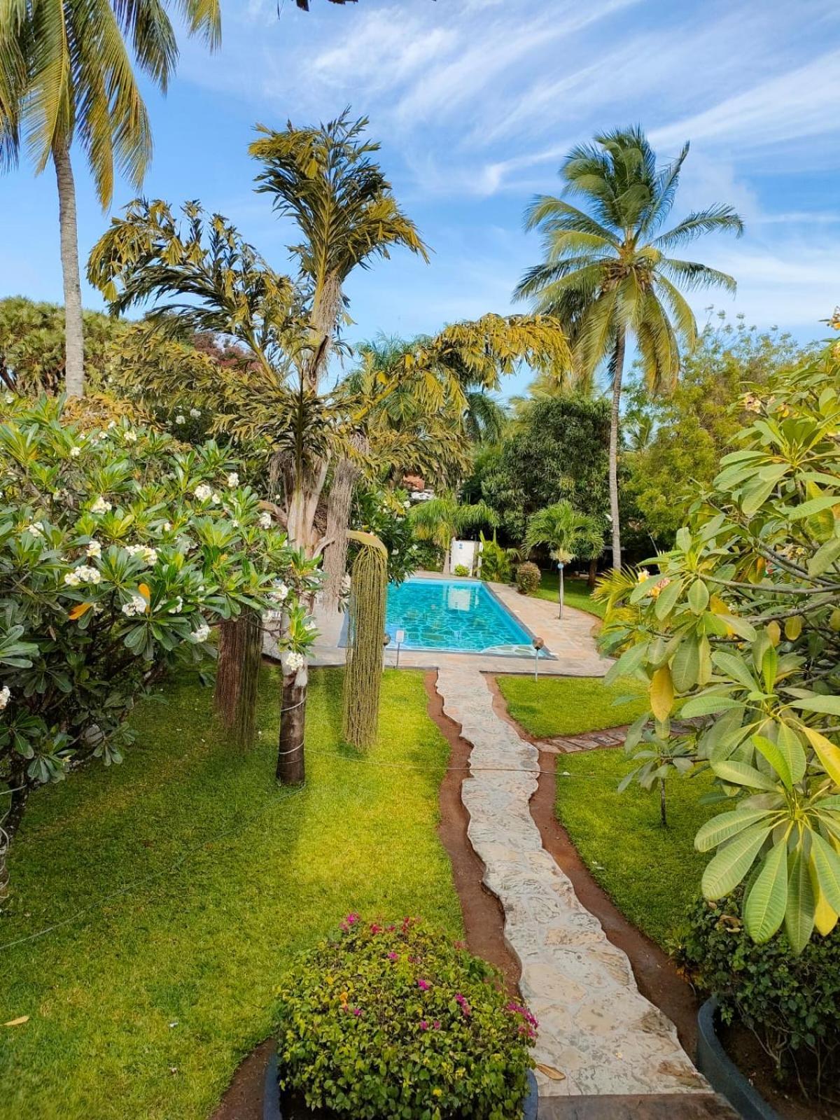 White Nyumba Malindi Apartment Bagian luar foto