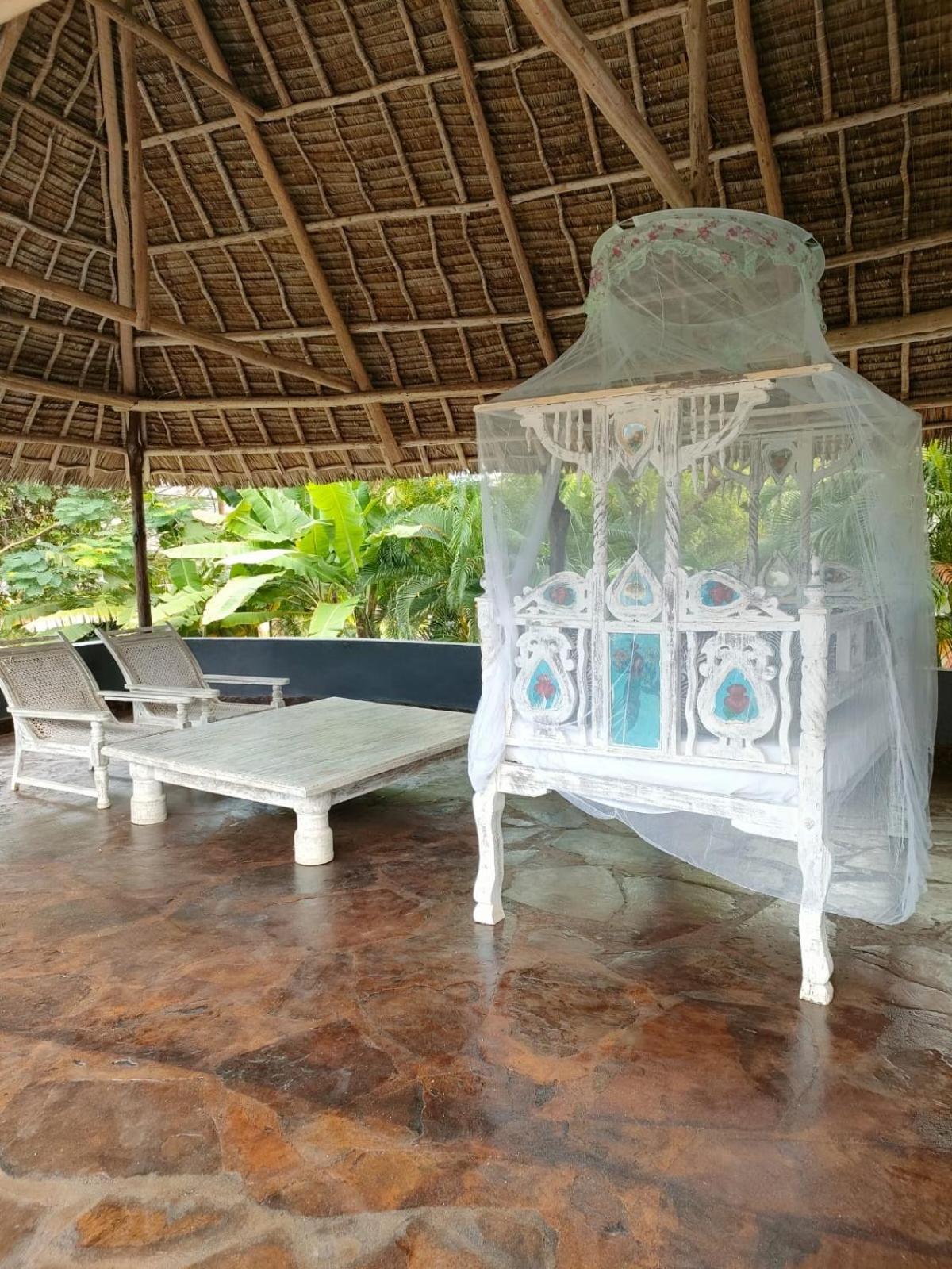 White Nyumba Malindi Apartment Bagian luar foto