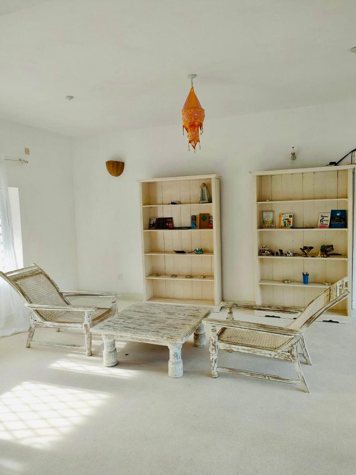 White Nyumba Malindi Apartment Bagian luar foto