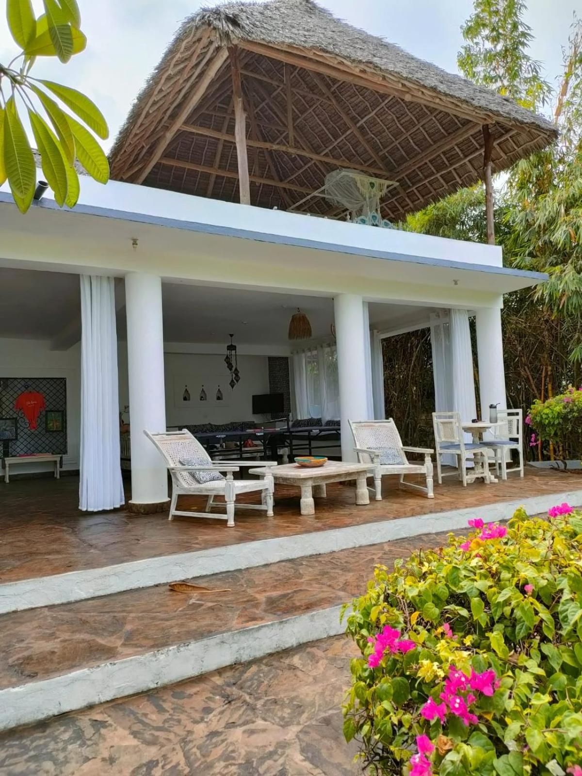 White Nyumba Malindi Apartment Bagian luar foto