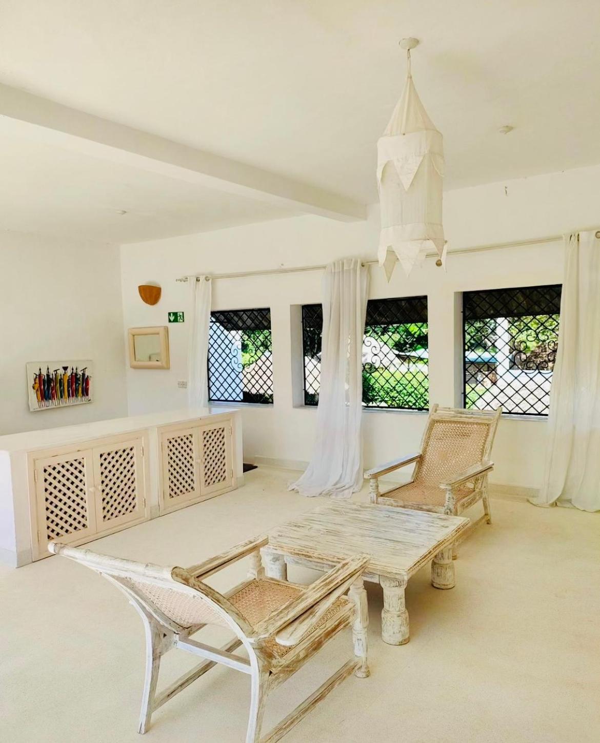 White Nyumba Malindi Apartment Bagian luar foto