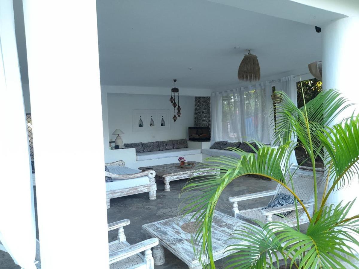 White Nyumba Malindi Apartment Bagian luar foto