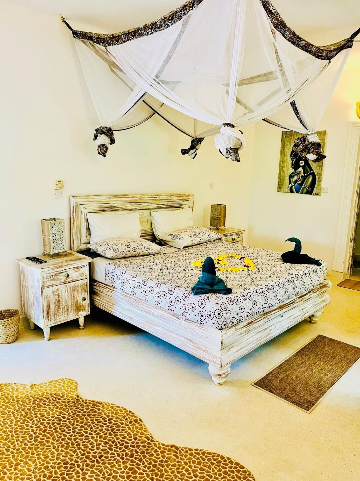 White Nyumba Malindi Apartment Bagian luar foto
