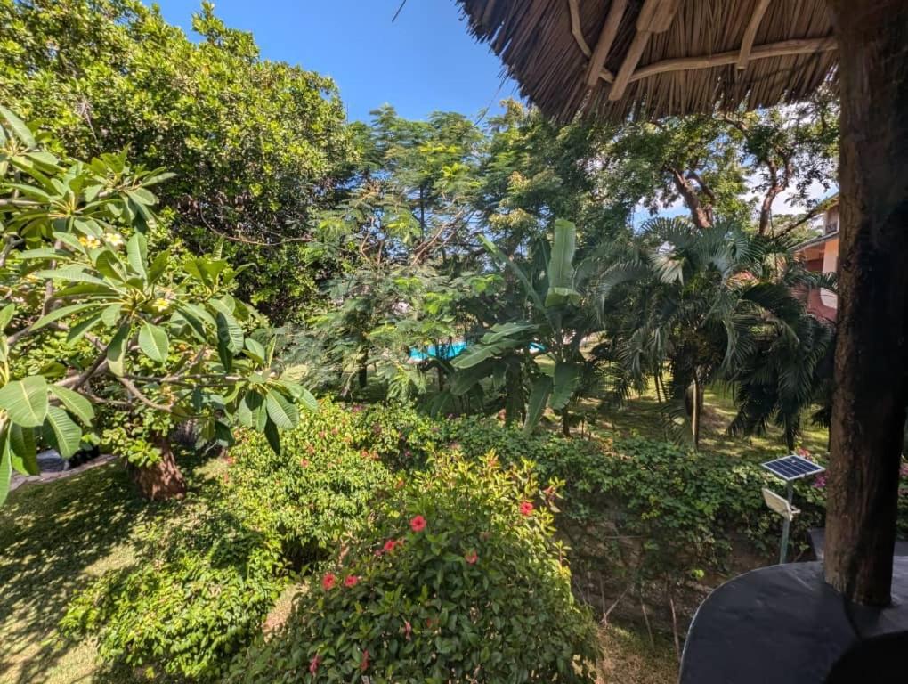 White Nyumba Malindi Apartment Bagian luar foto
