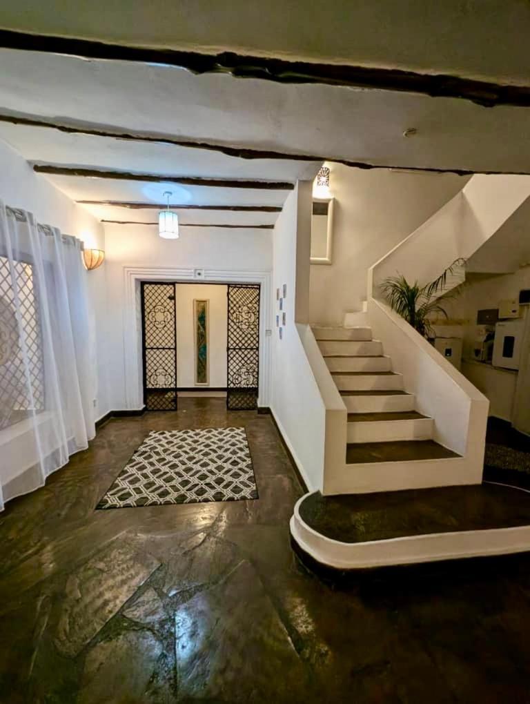 White Nyumba Malindi Apartment Bagian luar foto