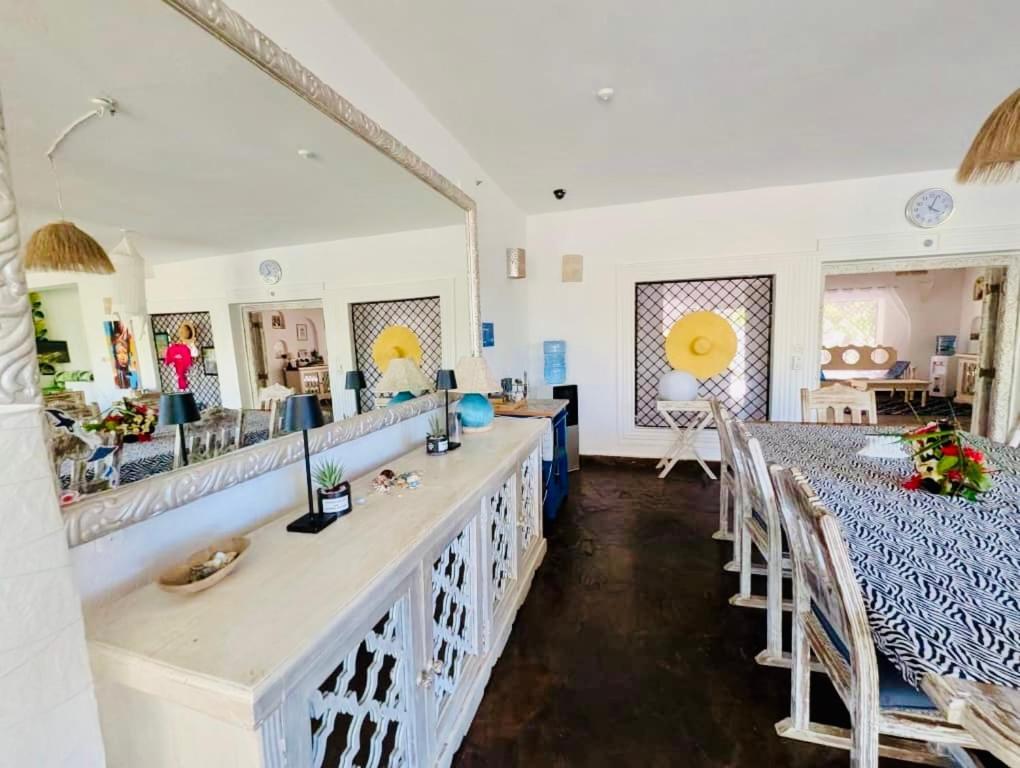 White Nyumba Malindi Apartment Bagian luar foto