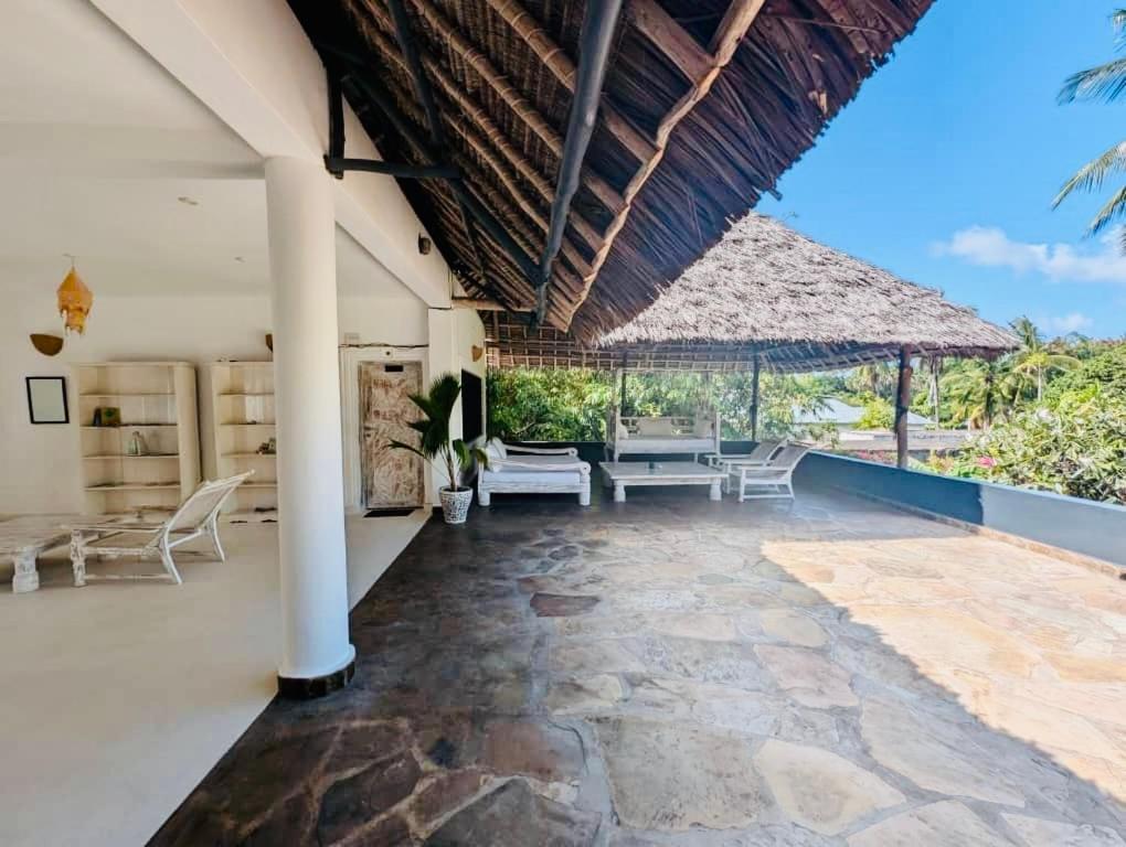 White Nyumba Malindi Apartment Bagian luar foto