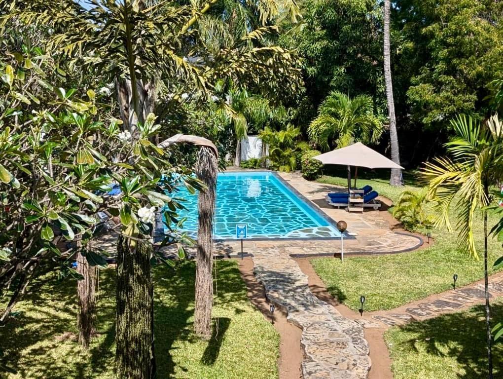 White Nyumba Malindi Apartment Bagian luar foto