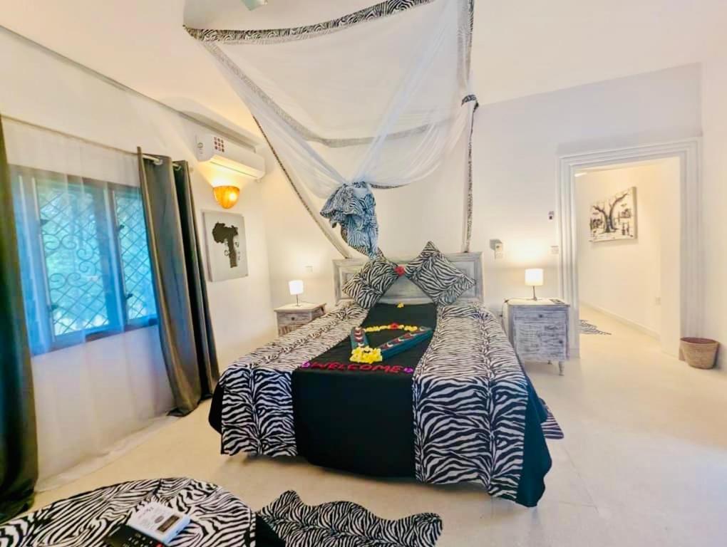 White Nyumba Malindi Apartment Bagian luar foto