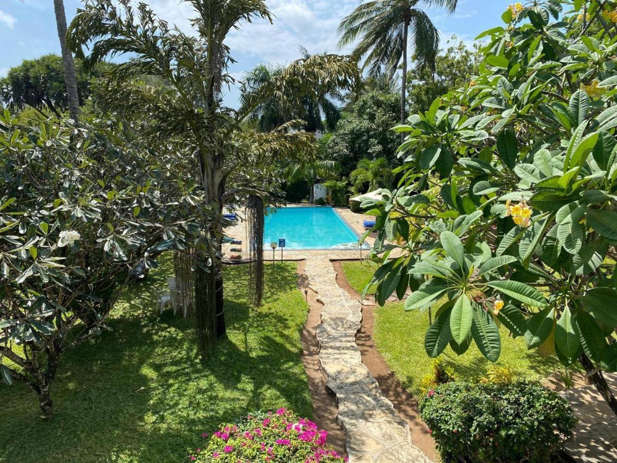 White Nyumba Malindi Apartment Bagian luar foto
