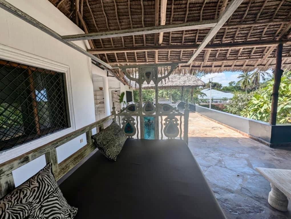 White Nyumba Malindi Apartment Bagian luar foto